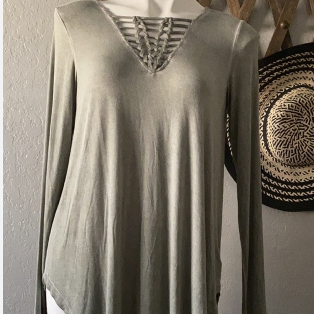 American Eagle Soft & Sexy Long Sleeve Tee Size Medium